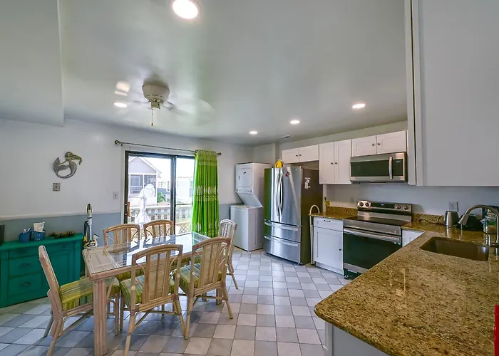 Ferienhaus Deck W/ Canal Access: Ocean Townhome *
