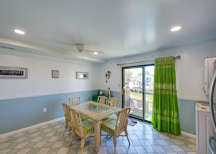 Ferienhaus Deck W/ Canal Access: Ocean Townhome