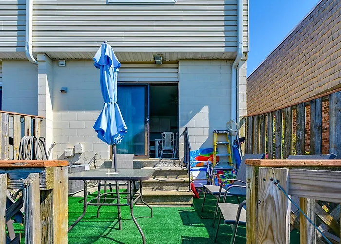 Deck W/ Canal Access: Ocean Townhome *