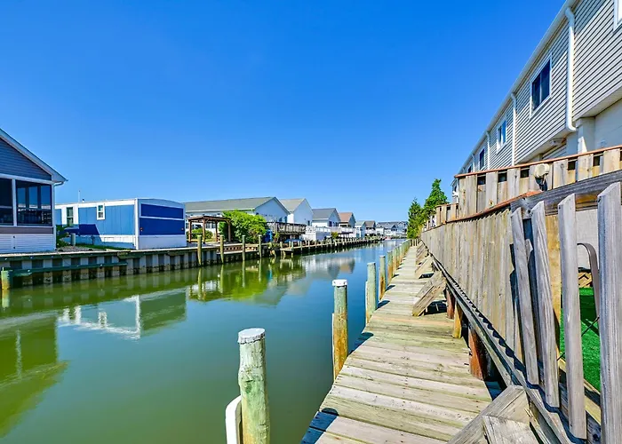 Ferienhaus Deck W/ Canal Access: Ocean Townhome